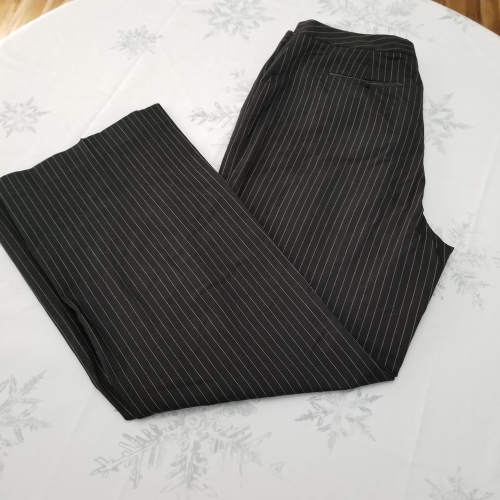 Ann Taylor Stretch Pinstrip Trouse Pants.